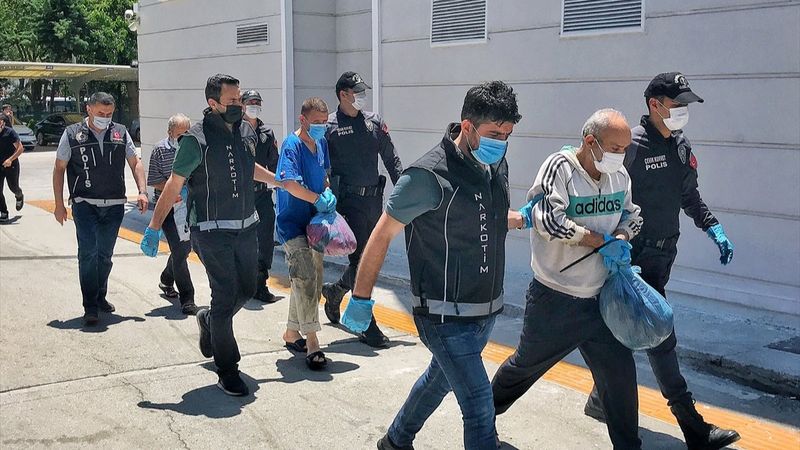 Suriye açıklarındaki 'Onur Operasyonu'nda 6 tutuklama