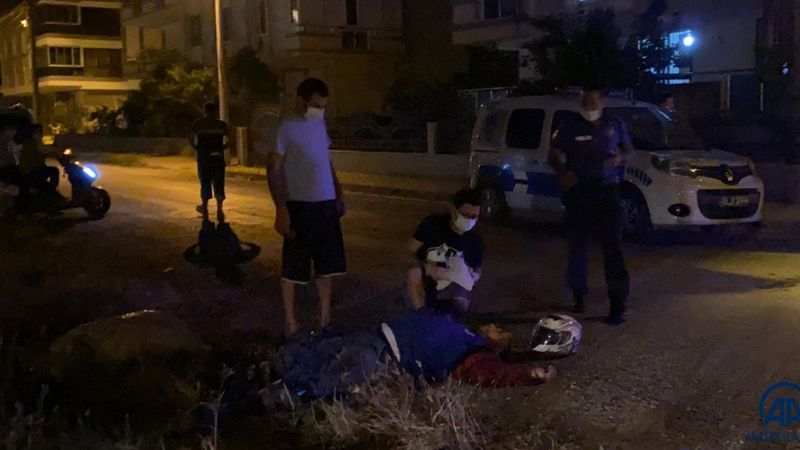 İzmir'de motosiklet ile otomobil çarpıştı: 1 yaralı
