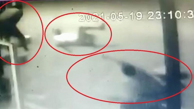 Samsun’da sokak ortasındaki silahlı kavga kamerada