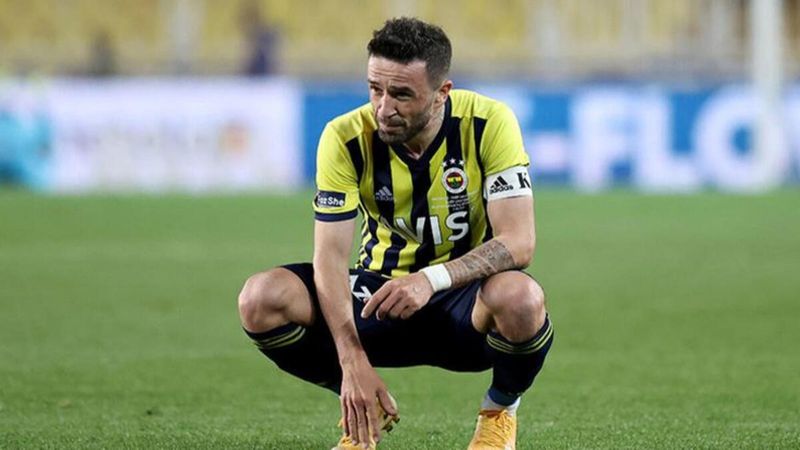 Gökhan Gönül, Fenerbahçe'den haber bekliyor