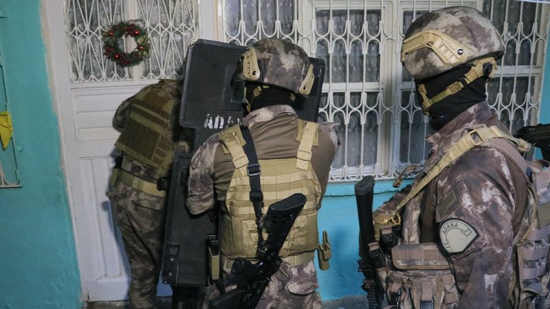 Adana'da organize suç örgütüne şafak vakti operasyonu