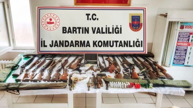 Bartın'da kaçak silah operasyonu: 3 gözaltı