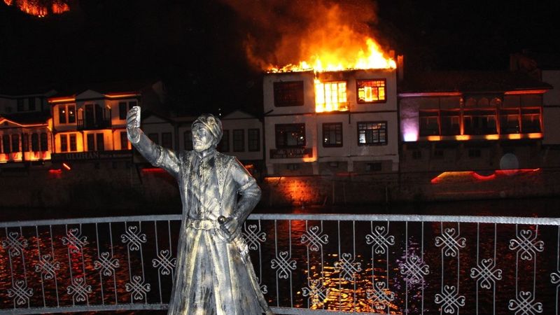Amasya'da otel olarak kullanılan tarihi konakta yangın çıktı