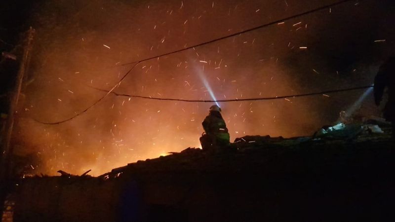 İzmir'de yangına uykuda yakalandı