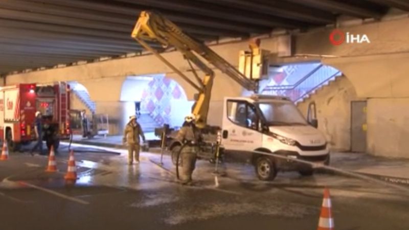 Topkapı alt geçidinde onarım çalışmaları sırasında yangın çıktı