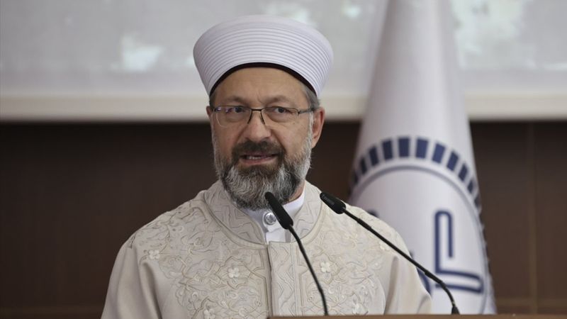Ali Erbaş: İslamofobi, ırkçılık barındıran bir İslam düşmanlığıdır