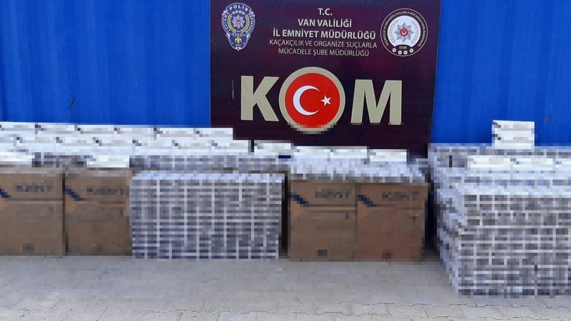 Van'daki kaçak sigara operasyonunda 4 eve baskın düzenlendi