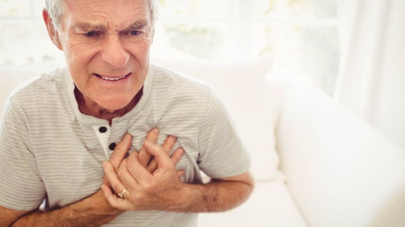 Koronavirüs korkusu kalp krizini evde geçirtiyor