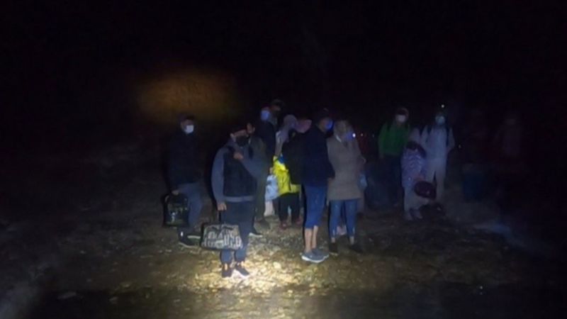 Balıkesir'deki Pınar Adası'nda mahsur kalan 29 göçmen kurtarıldı