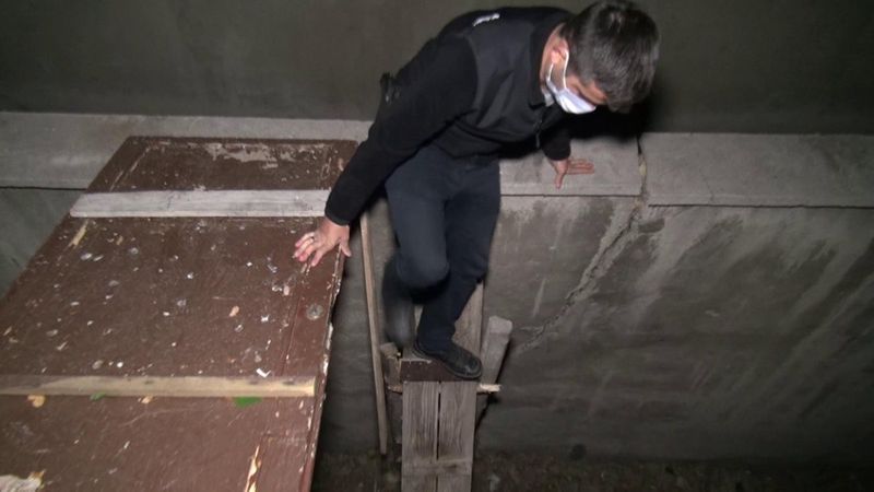 Erzurum'da polis baskınından kaçmak için tahta köprü kuruldu