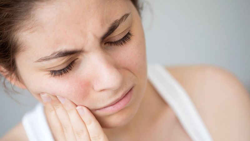 Diş çekimi sonrası ağrı ve kanamaya karşı çözüm