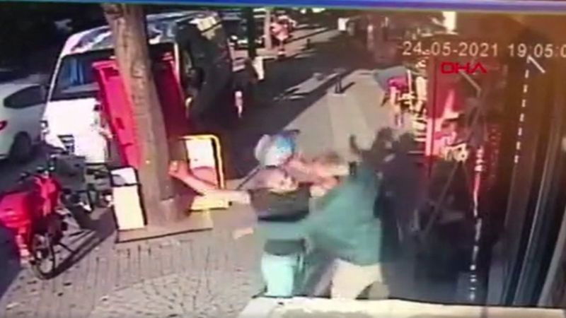 İstanbul’da, kendisine saldıran adamı piknik tüpü ile darbetti