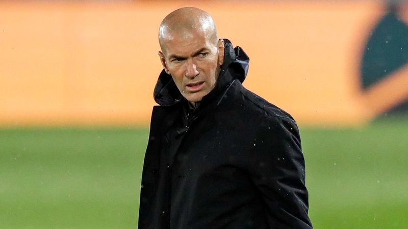 Zinedine Zidane istifa etti