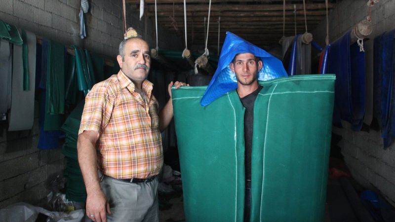 Iğdır'daki kepenek ustası, baba mesleğini yaşatmak istiyor