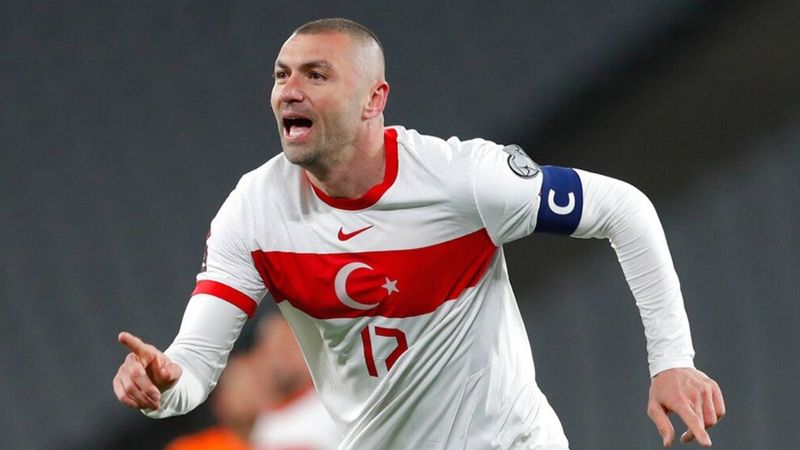 Burak Yılmaz: İtalya'dan çekinmiyoruz