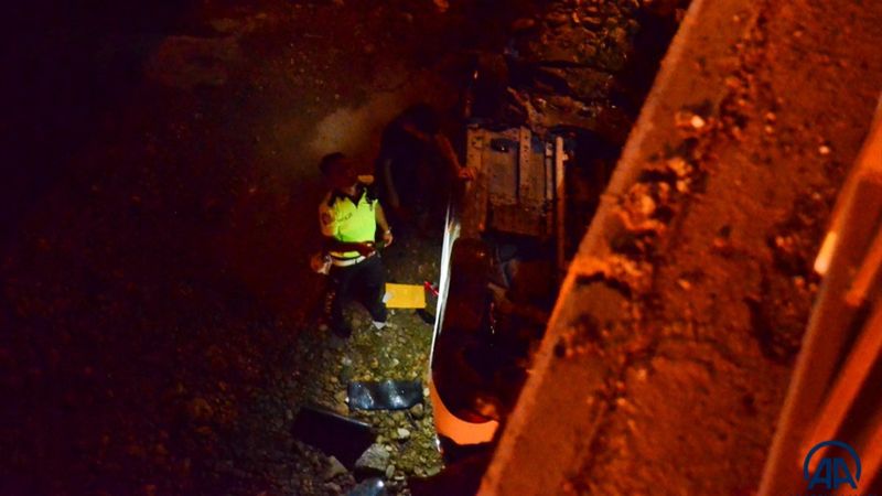 Mersin'de motosiklete çarpmamak için dere yatağına düştü