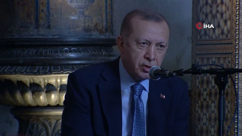 Cumhurbaşkanı Erdoğan, Ayasofya Camii'nde Kur'an okudu