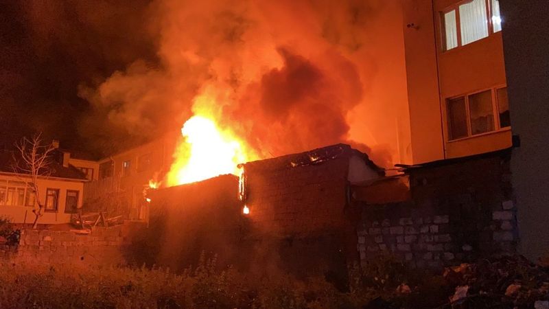 Bursa'da kavga eden kardeşler yangın çıkardı