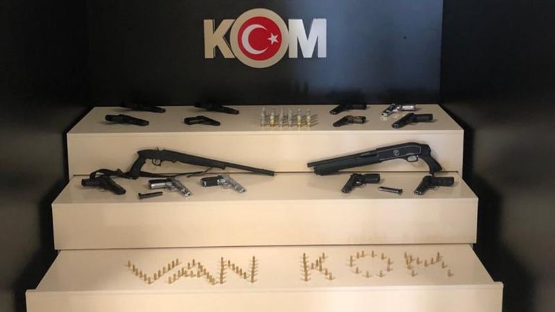 Van'da kaçak silah operasyonu: 13 gözaltı