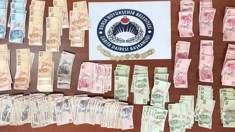 Bursa'da dilencilerin üstünden 6 bin 690 lira çıktı