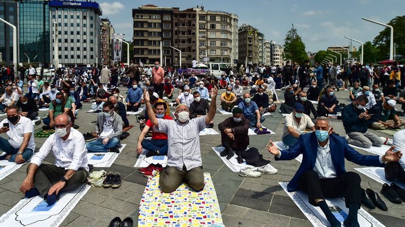 Taksim Camii'nde açılış öncesi görüntüler