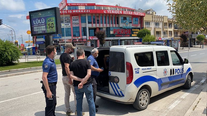 Düzce'de bıçaklı yol verme tartışması: 1 yaralı