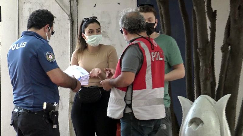 İstanbul'da kısıtlamada parkta oturanlara ceza