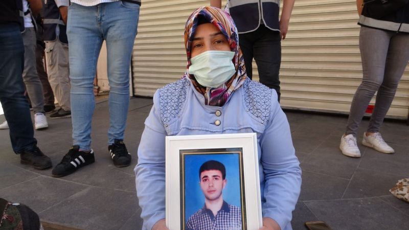 Diyarbakır annesi: Kepenkleri kapattırdık onlara, inşallah HDP de kapanır