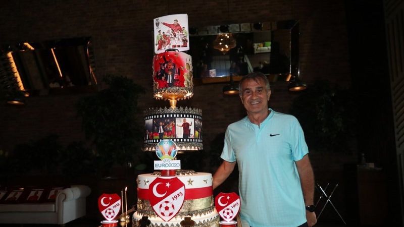 Şenol Güneş'in doğum günü kutlandı