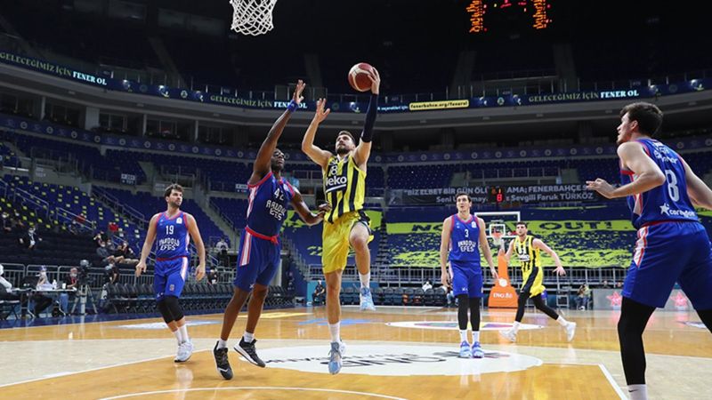Anadolu Efes-Fenerbahçe finali başlıyor
