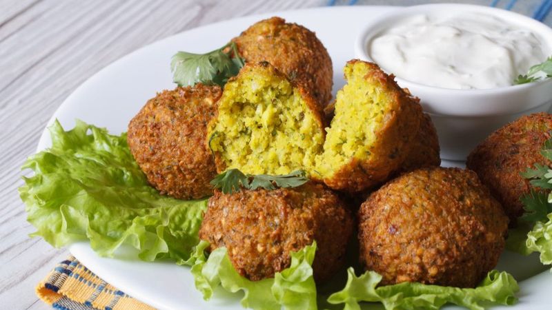 Ortadoğu mutfağının göz bebeği: Falafel tarifi
