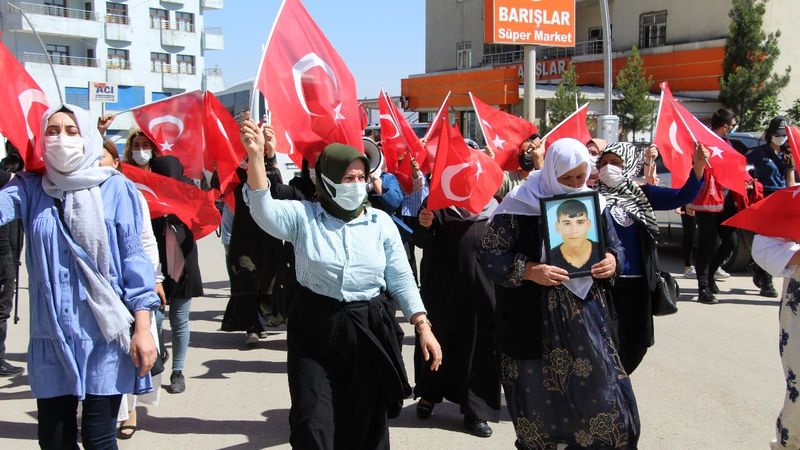 Şırnak’ta evlat nöbetine şehit ve gazi yakınları da katıldı