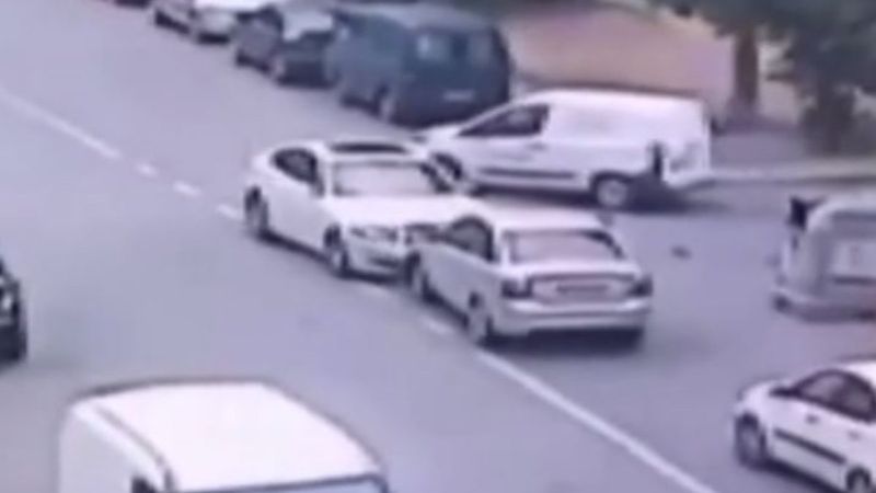 İstanbul'da çalıntı otomobille kaza yapıp kaçtı