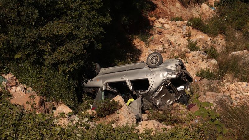 Hatay'da otomobil şarampole uçtu: 1 ölü, 4 yaralı