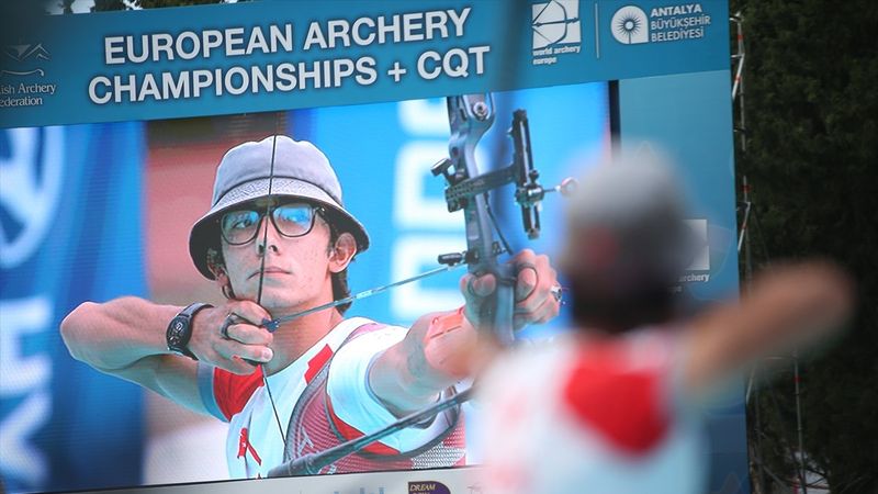 Milli okçu Mete Gazoz, Avrupa şampiyonu oldu
