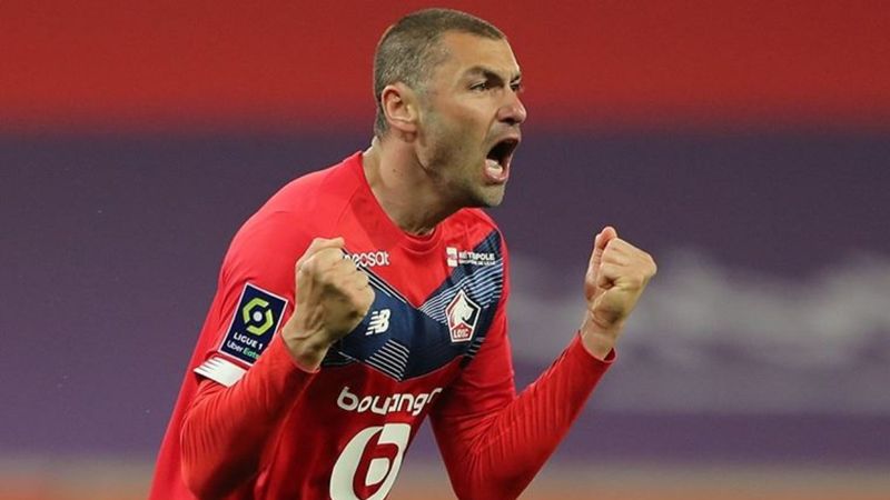 Burak Yılmaz, Lille'de sezonun en iyi futbolcusu seçildi