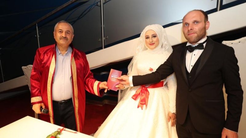 Kocaeli'de çiftler, nikah salonlarına akın etti