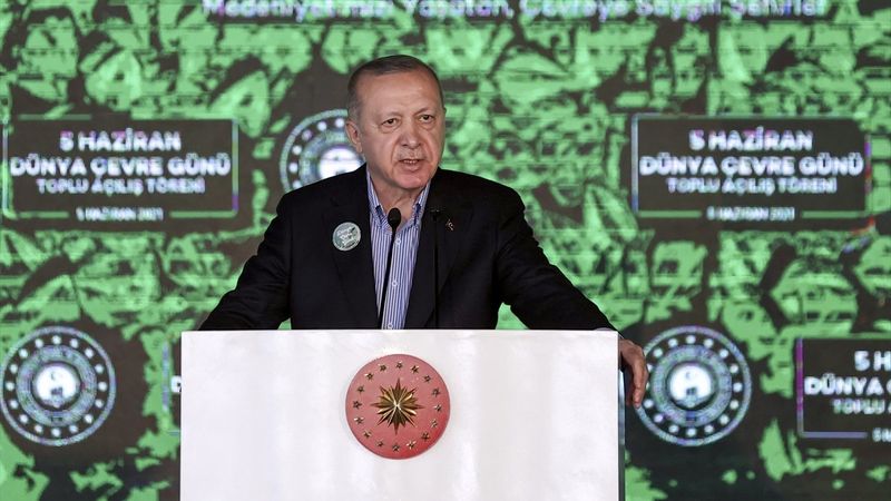 Cumhurbaşkanı Erdoğan, 10 millet bahçesinin açılışını yaptı