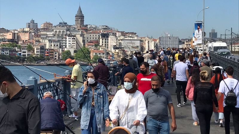 Eminönü'nde normalleşme kalabalığı