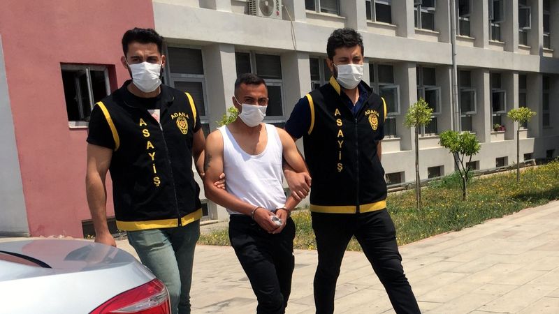 Adana’da polisi görünce kaçan hırsız yakalandı
