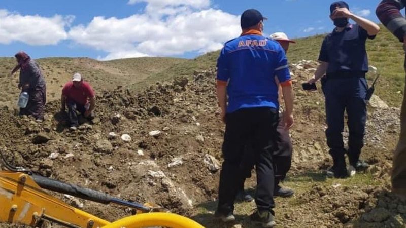 Çankırı'da su hattı çekerken, göçük altında kaldı