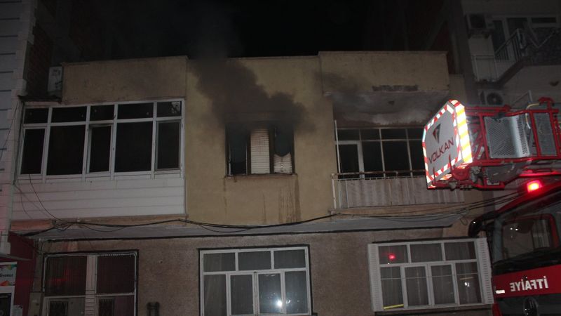 Manisa’da bacayı benzin döküp temizlemek istedi, yangın çıktı