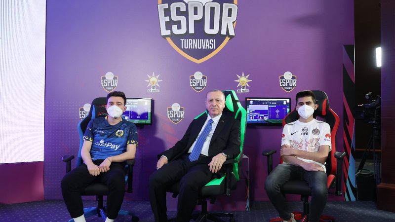 Cumhurbaşkanı Erdoğan, e-spor ödül törenine katıldı