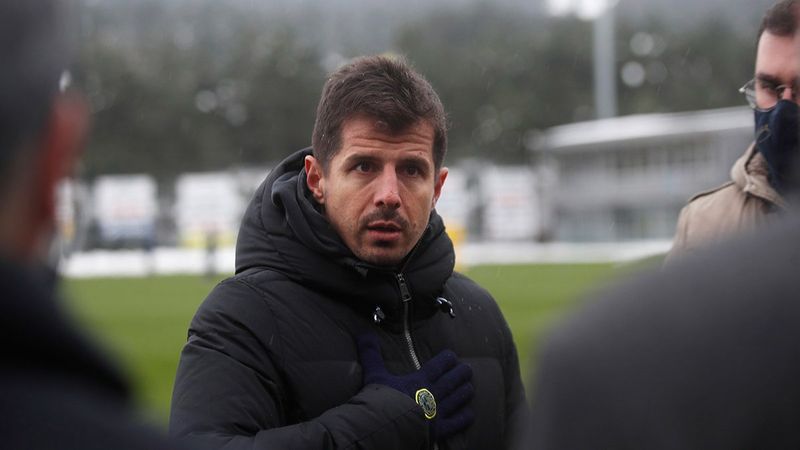 Emre Belözoğlu, Ümit Özat'ı mahkemeye verdi