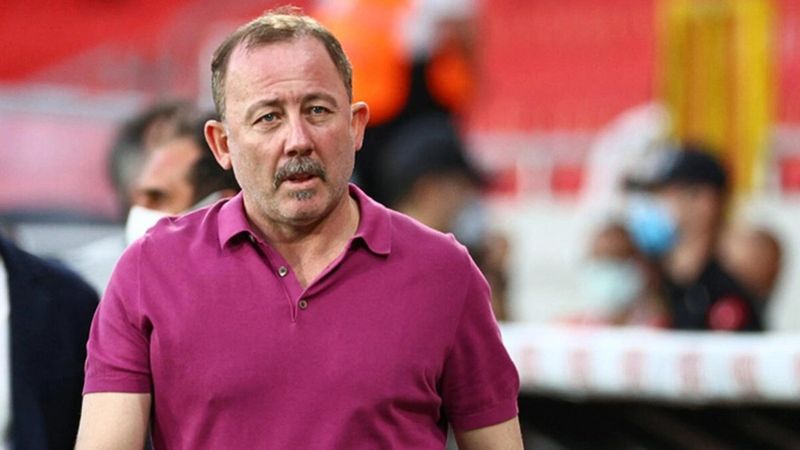 Sergen Yalçın'dan Beşiktaş yönetimine 'bir yıllık' talep