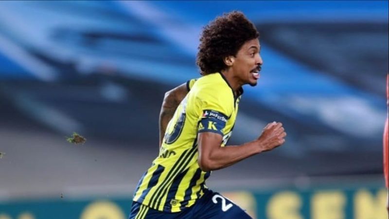 Luiz Gustavo, saçlarını kestirdi