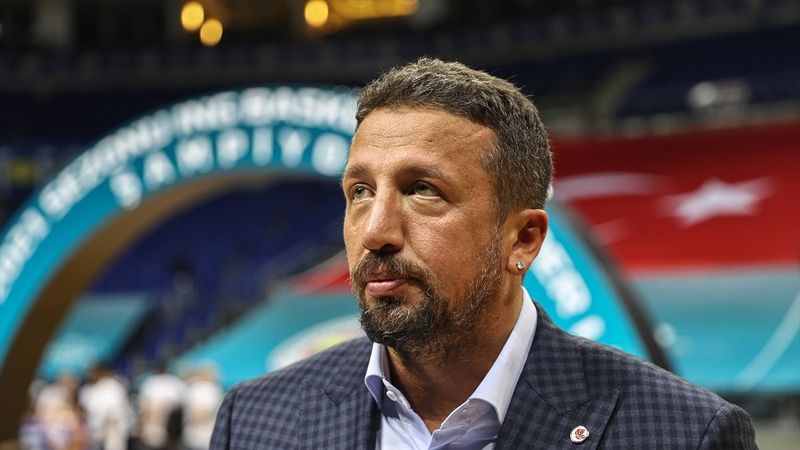 TBF Başkanı Hidayet Türkoğlu, Anadolu Efes'i kutladı