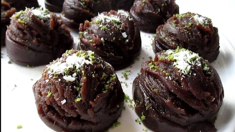 Bir de böyle deneyin: Çikolatalı Un Helvası tarifi