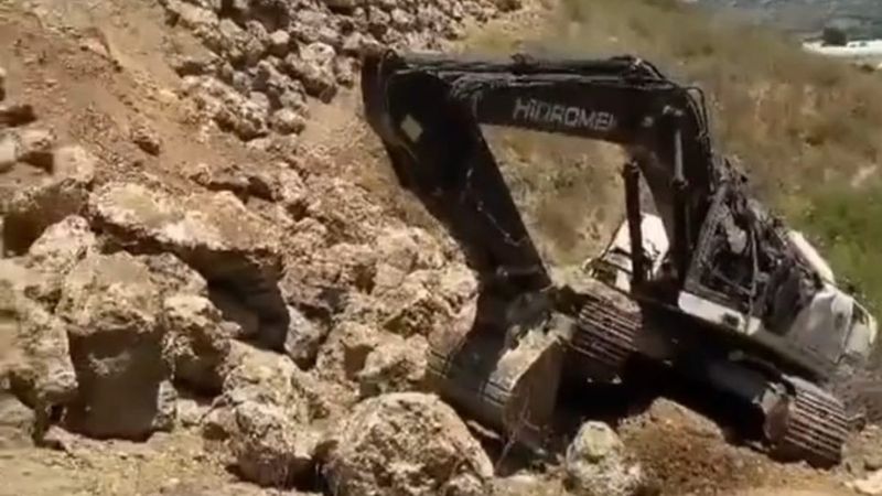 Antalya’da istinat duvarı yapımı sırasında toprak kaydı: 2 yaralı