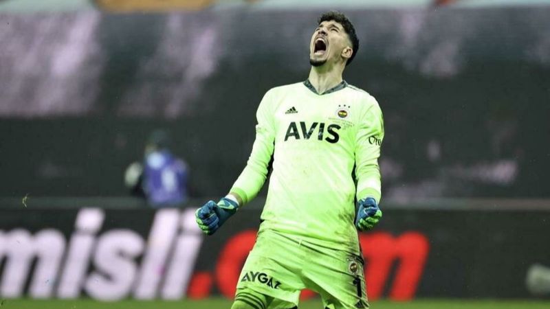 Fenerbahçe'de plan: Altay Bayındır takımda tutulacak